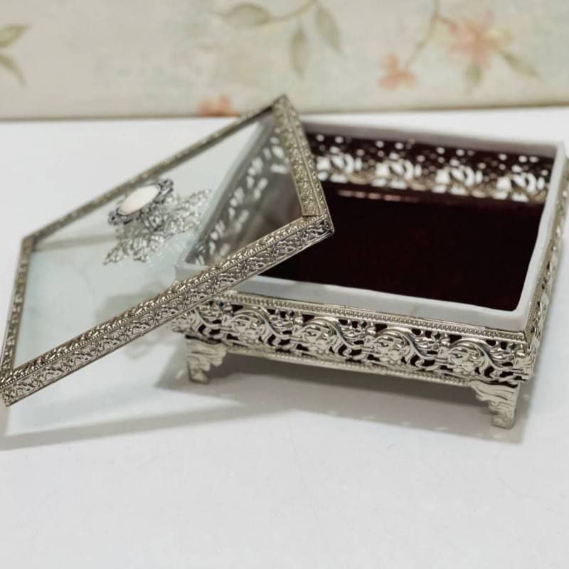 شکلات خوری مربع مدل شکمدار رنگ نقره ای